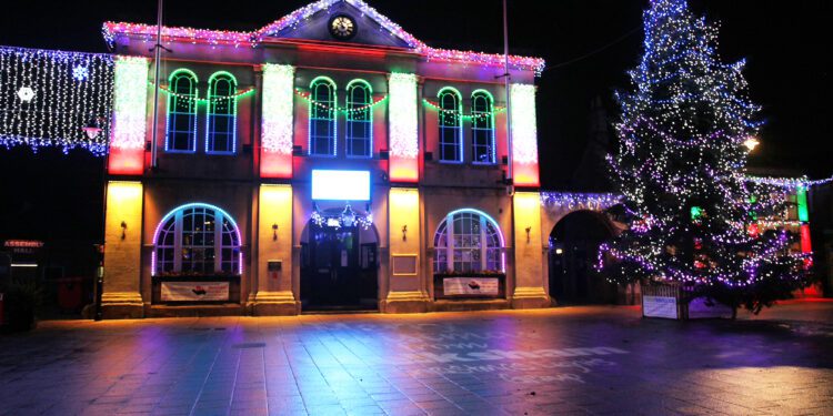 The volunteers who saved Christmas!