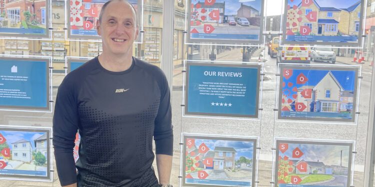 Estate agent’s triple challenge in memory of stepfather- 84 lengths swim, 84 mile cycle ride and 8.4km run