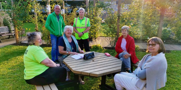 Can you help  town’s Bloomers?