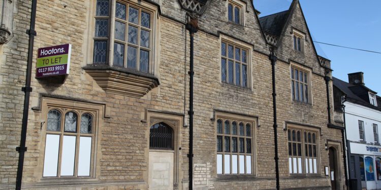 Former Lloyds bank building could be flats in latest plans