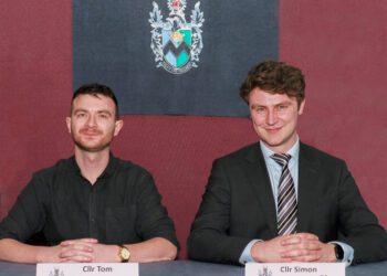 Council budget cuts staff costs and maintains services