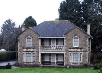 Melksham Times Past – Of Dogs and Cloth: Two Women Authors