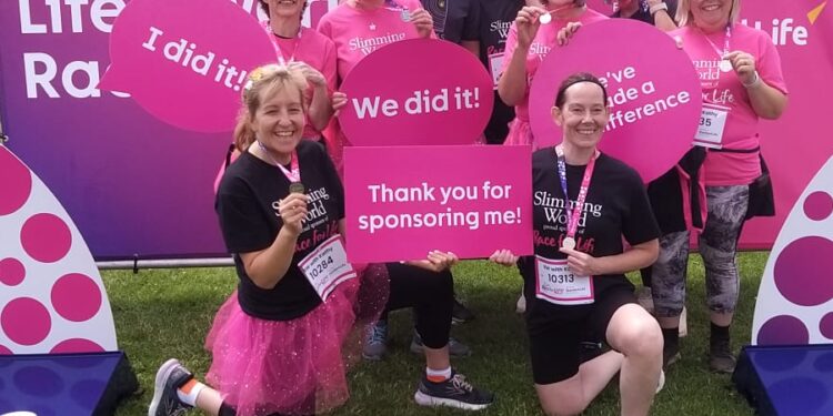 Melksham Slimming World members run to support cancer charity