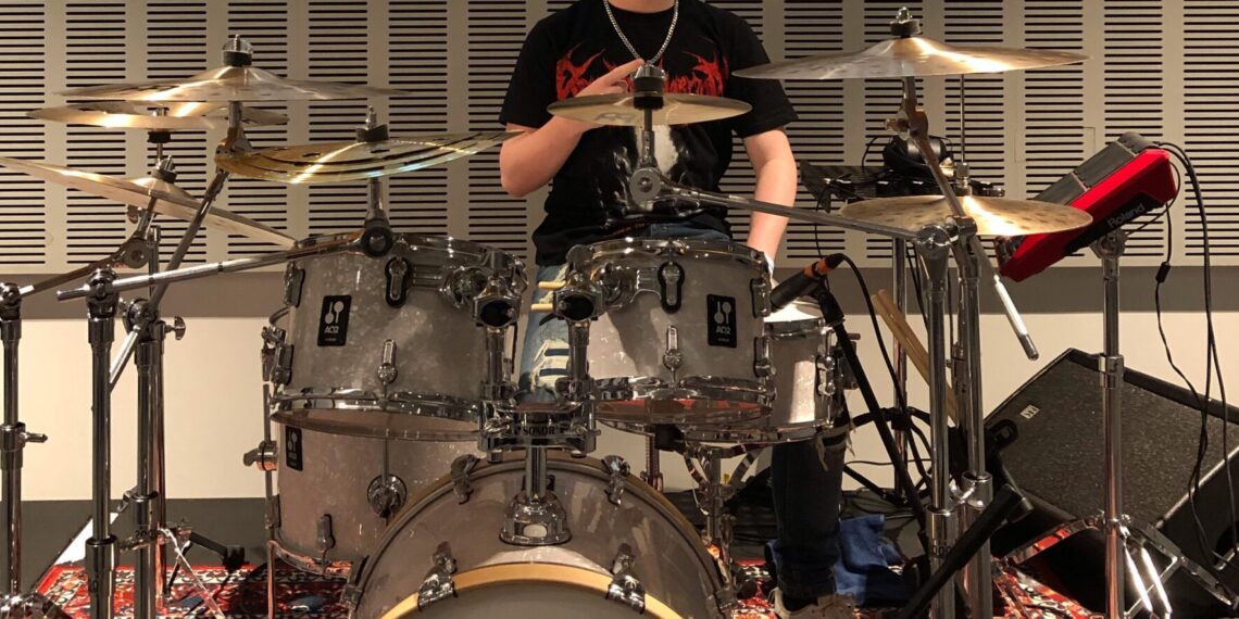 Rising drumming star showcases talents  at UK Drum Show