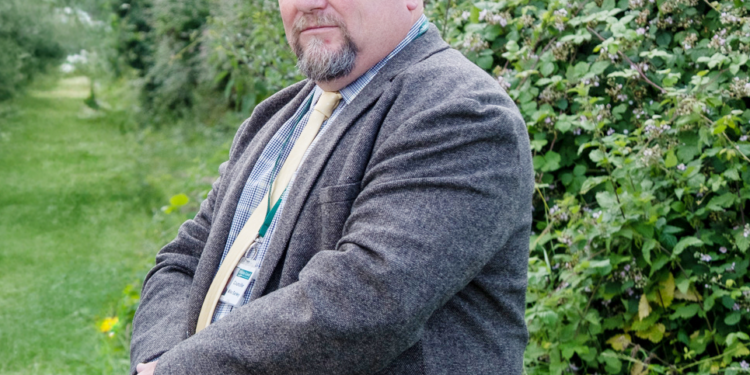 Wiltshire Councillor Mike Sankey resigns from Conservative group over public notice policy and council failings