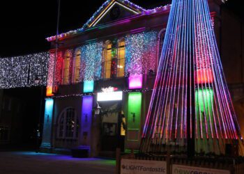 Join Melksham’s Carols Around the Tree