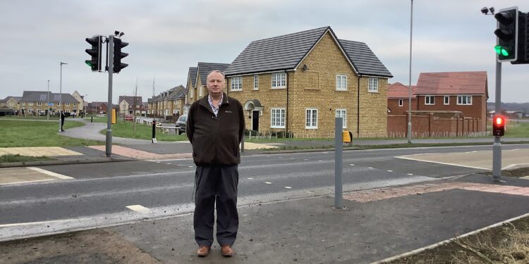 Resident calls for safety improvements at Melksham East road crossing