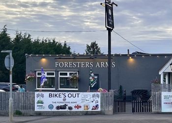 Pub withdraws opening hours application in face of local opposition