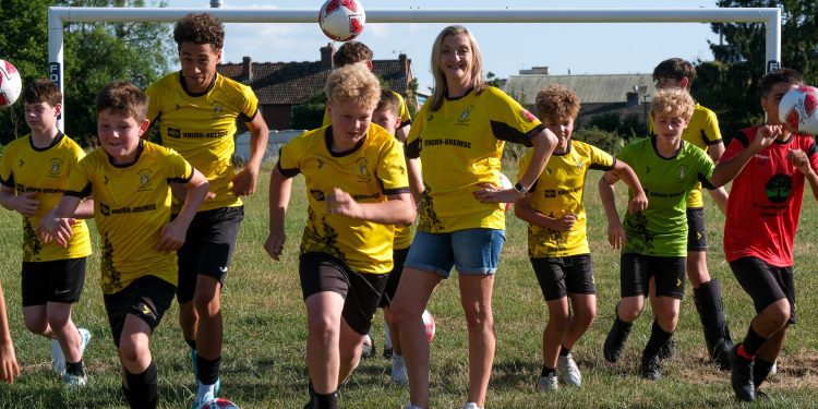 New goalposts installed at Riverside Drive