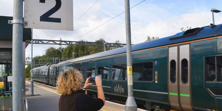 Amateur photographers urged to get onboard with railway competition