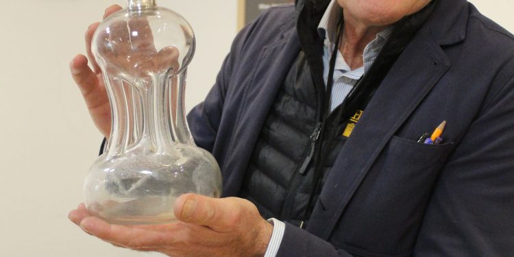 Antiques expert returns for free valuation day