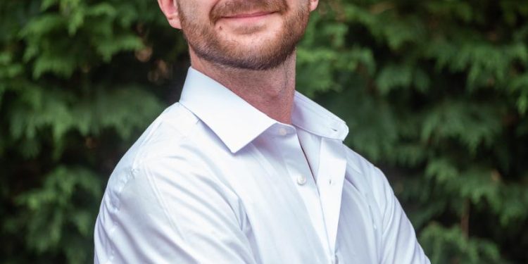 Former mayor re-elected to town council