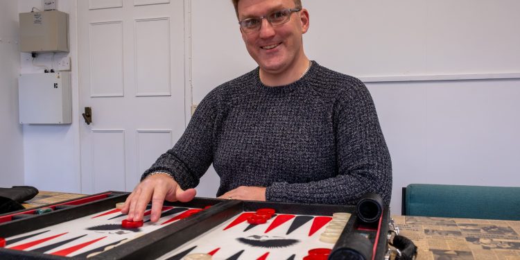 Melksham man hosts worldwide backgammon contest for charity