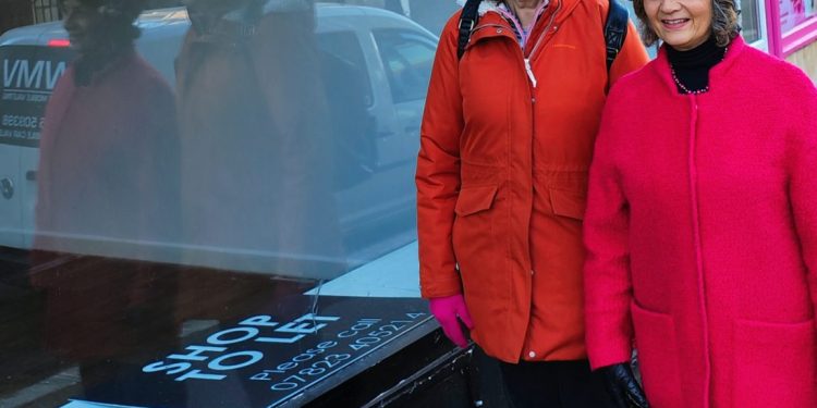Empty shop becomes pop-up  community space for Advent