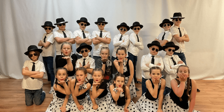 Schoolchildren perform at county dance festival