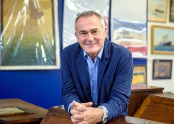 Royal role for antiques TV star