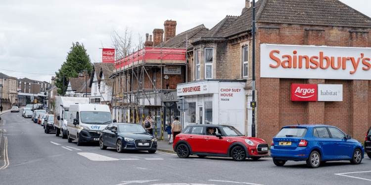 Traffic gridlock as drivers flock to Melksham for ‘cheapest fuel’