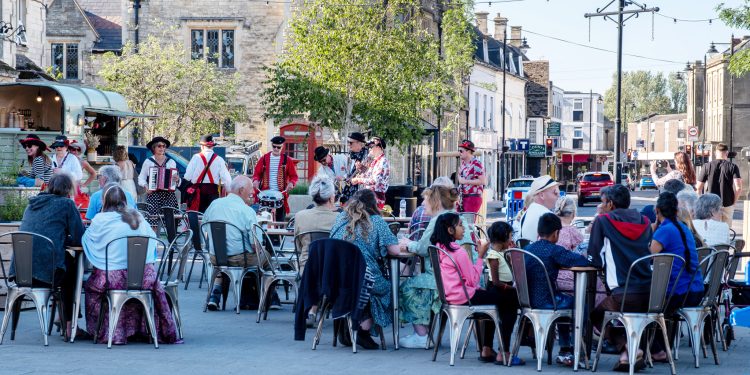 Community event brings live music to Market Place