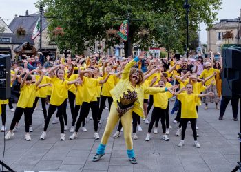 Residents join community flash mob to open Sham Jam festival