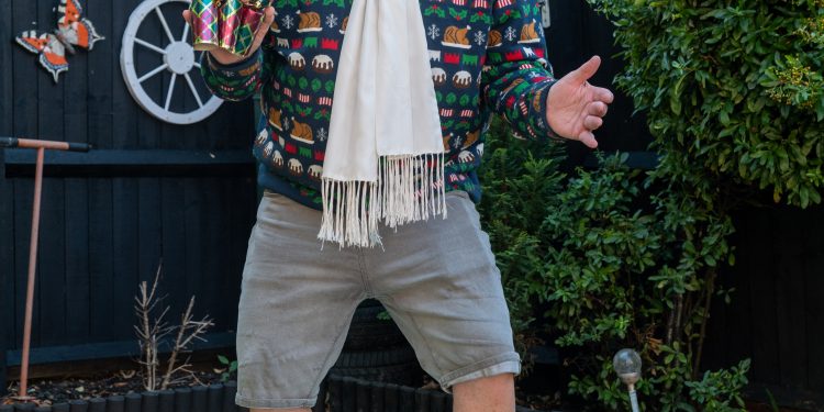 Melksham’s Mr Christmas keeps festive tradition going through heatwave